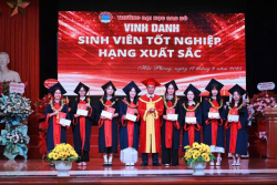 LỄ BẾ GIẢNG VÀ TRAO BẰNG TỐT NGHIỆP CHO SINH VIÊN ĐẠI HỌC CHÍNH QUY KHÓA 12 - TRƯỜNG ĐẠI HỌC SAO ĐỎ