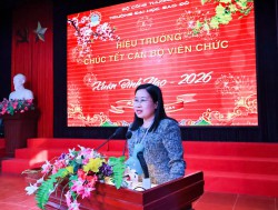 Hiệu trưởng Trường Đại học Sao Đỏ gặp mặt, chúc Tết viên chức, người lao động nhân dịp Xuân Bính Ngọ 2026